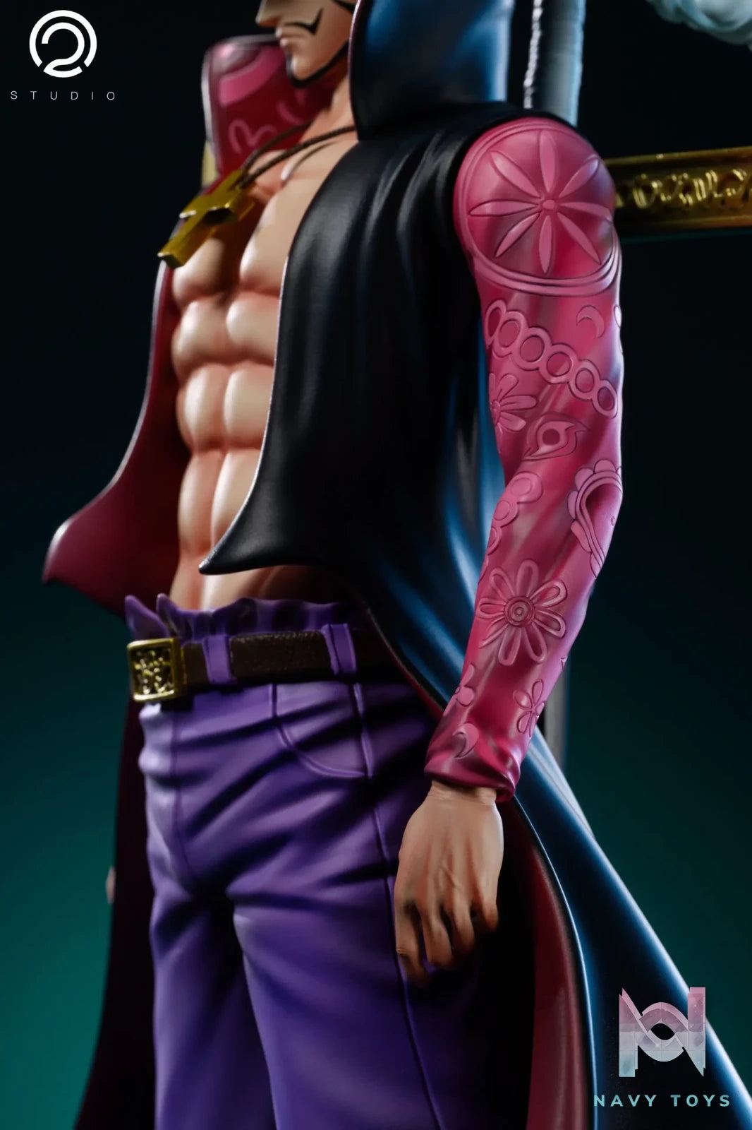 C2 Studio – One Piece Standing Shichibukai Fifth Hawkeye Dracule Mihawk