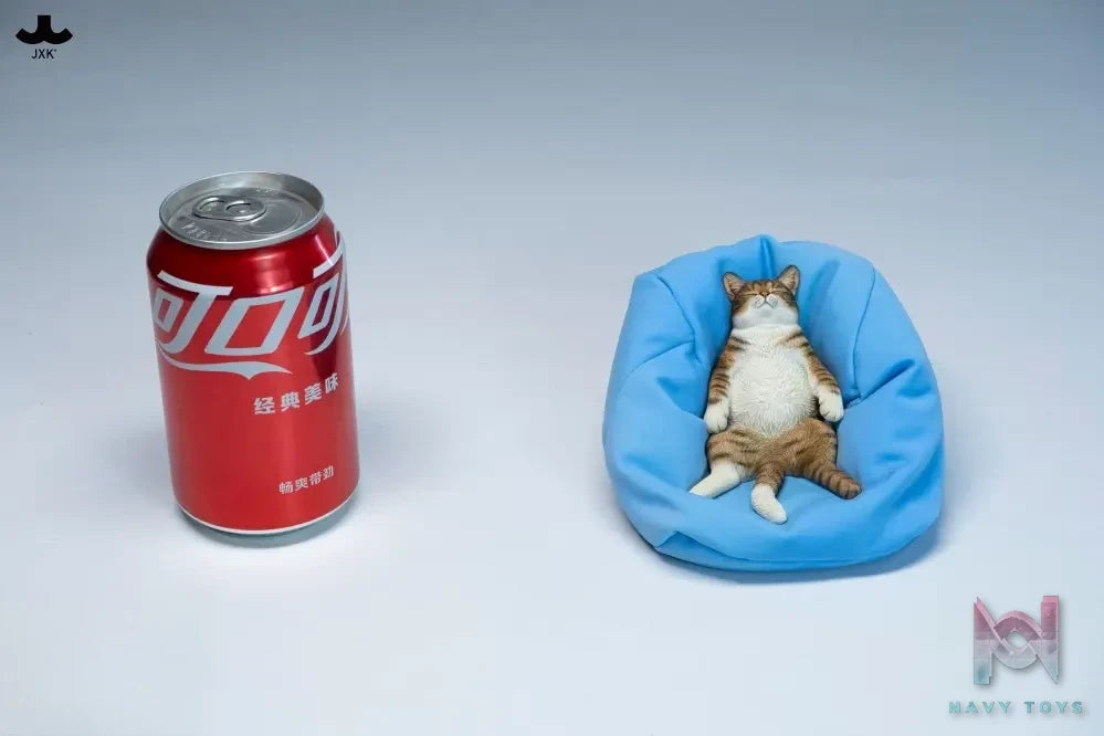 JXK – Lazy Cat on the Sofa JXK336 (Licensed)