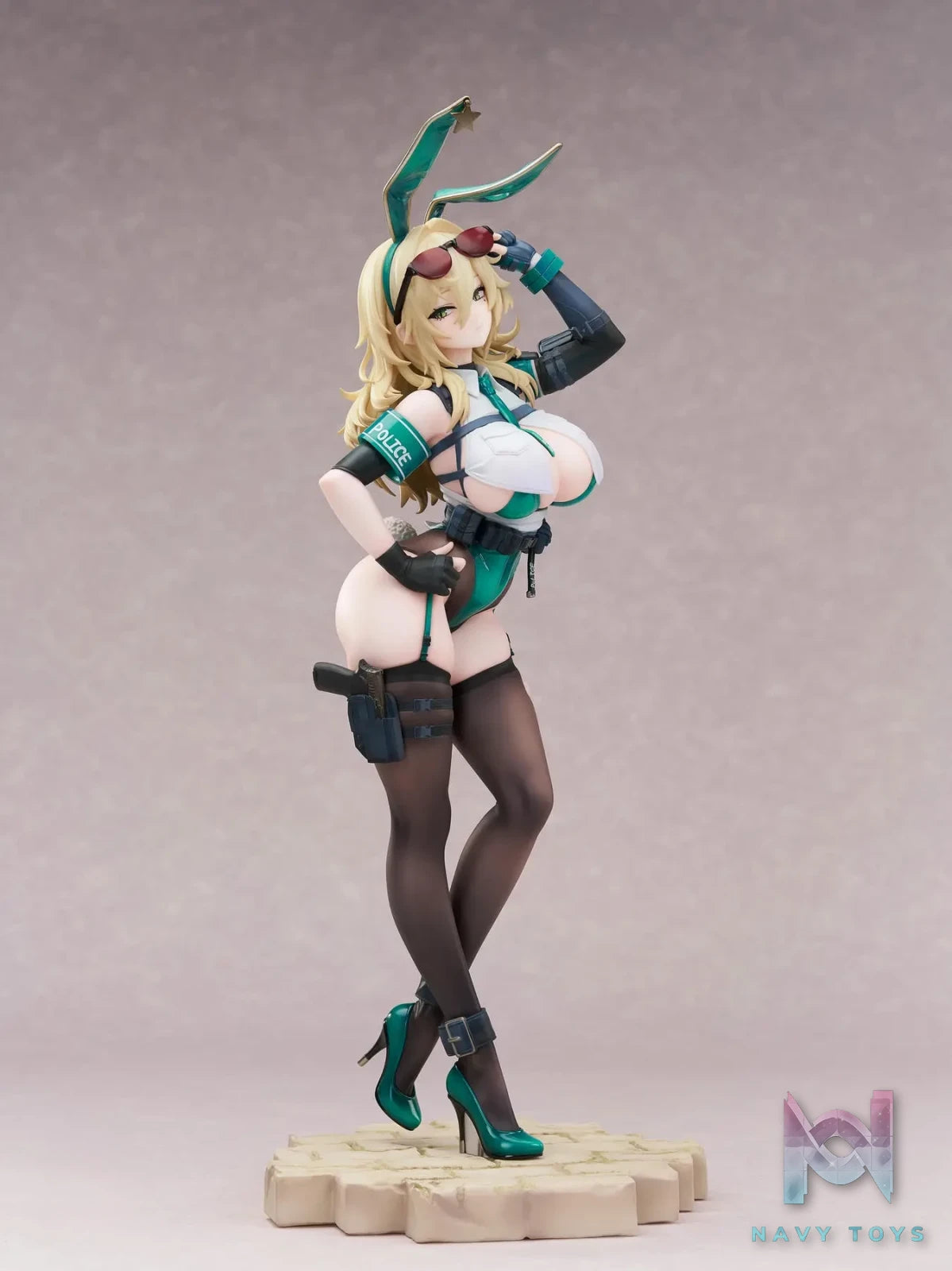 Luminous Box – CheLA77 Original Illustration Bunny Cops 01 1/6 Figure (Licensed)