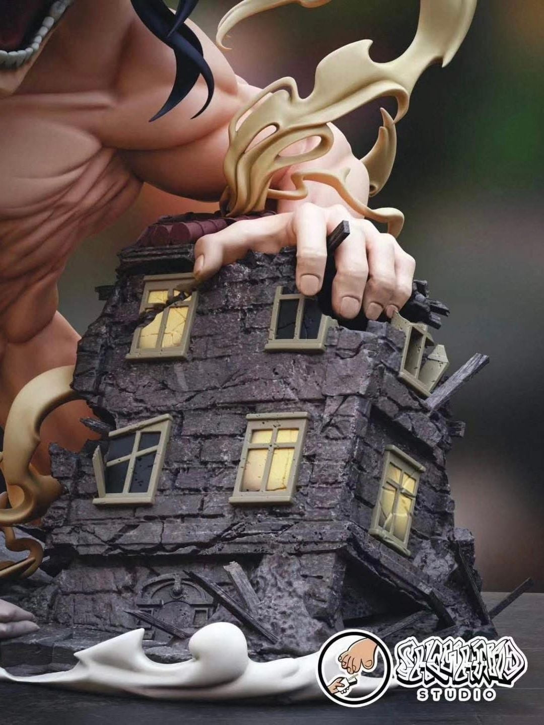 Attack Titan - Attack On Titan - Showhand Studio resin statue shadow hand studio anime figure