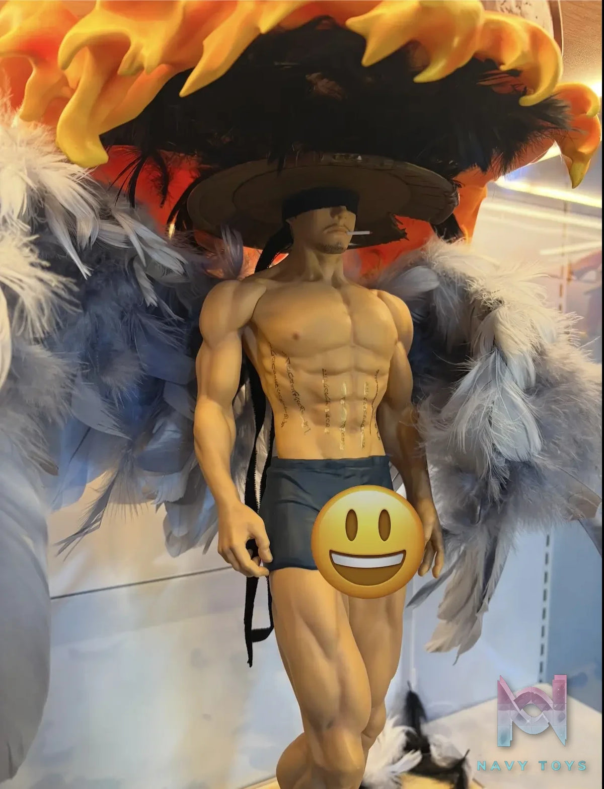 Salted Fish Studio – Hong Statue (Licensed)