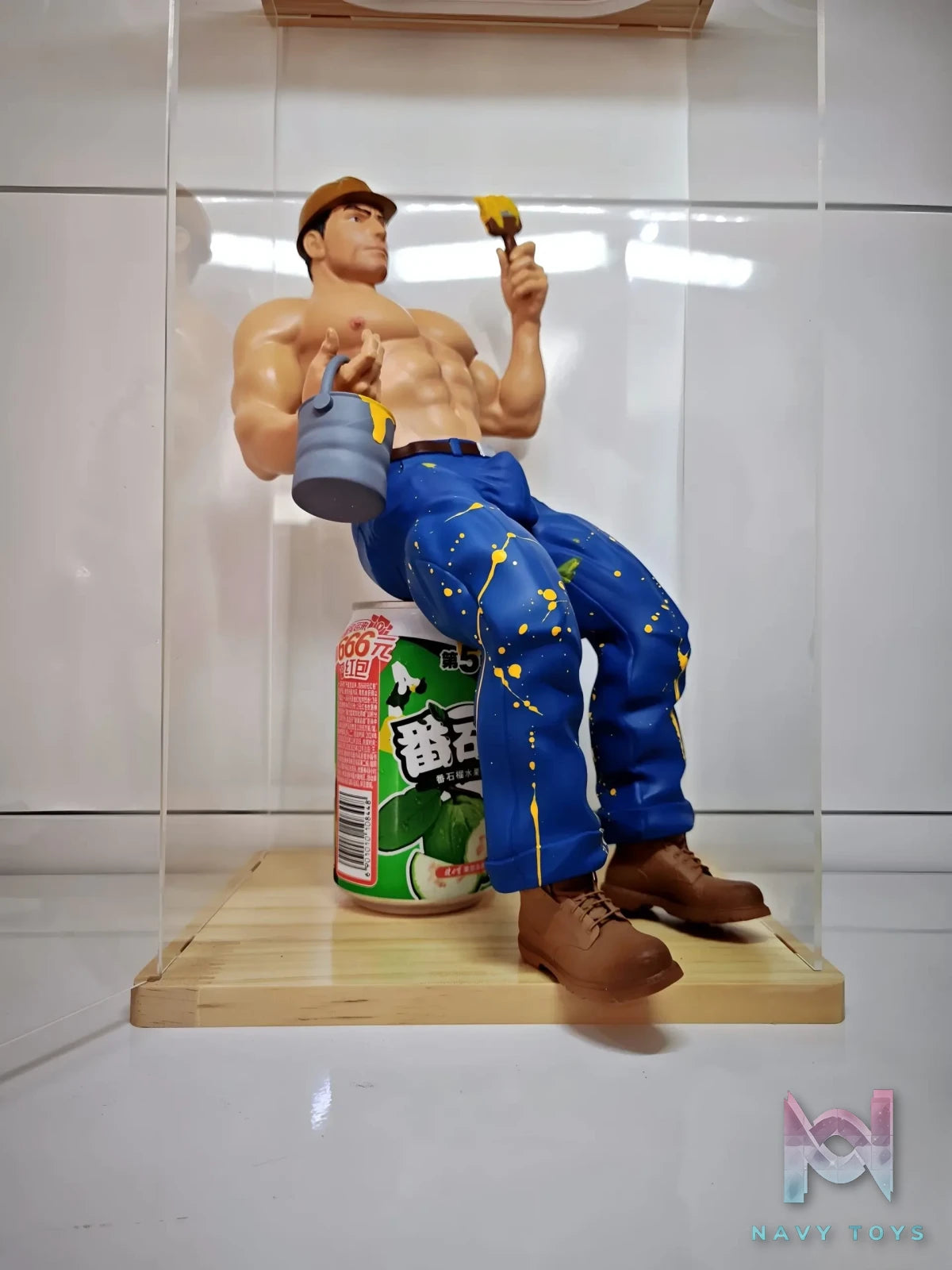 Salted Fish Studio – Painter Statue (Licensed)