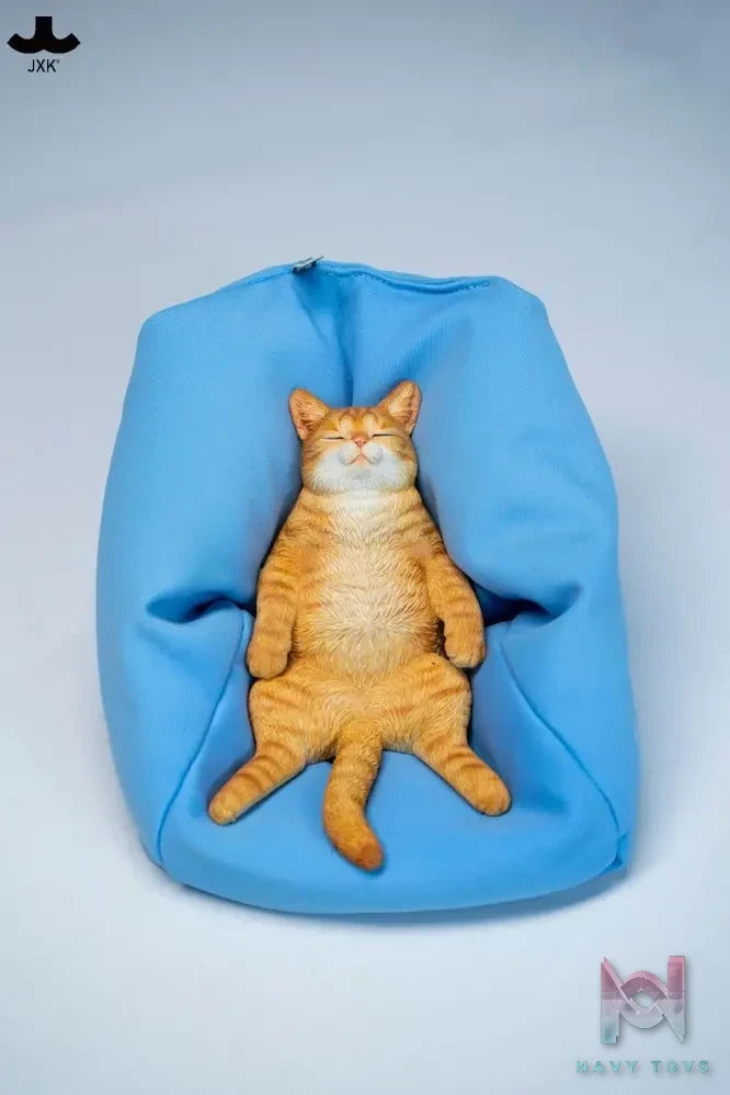 JXK – Lazy Cat on the Sofa JXK336 (Licensed)