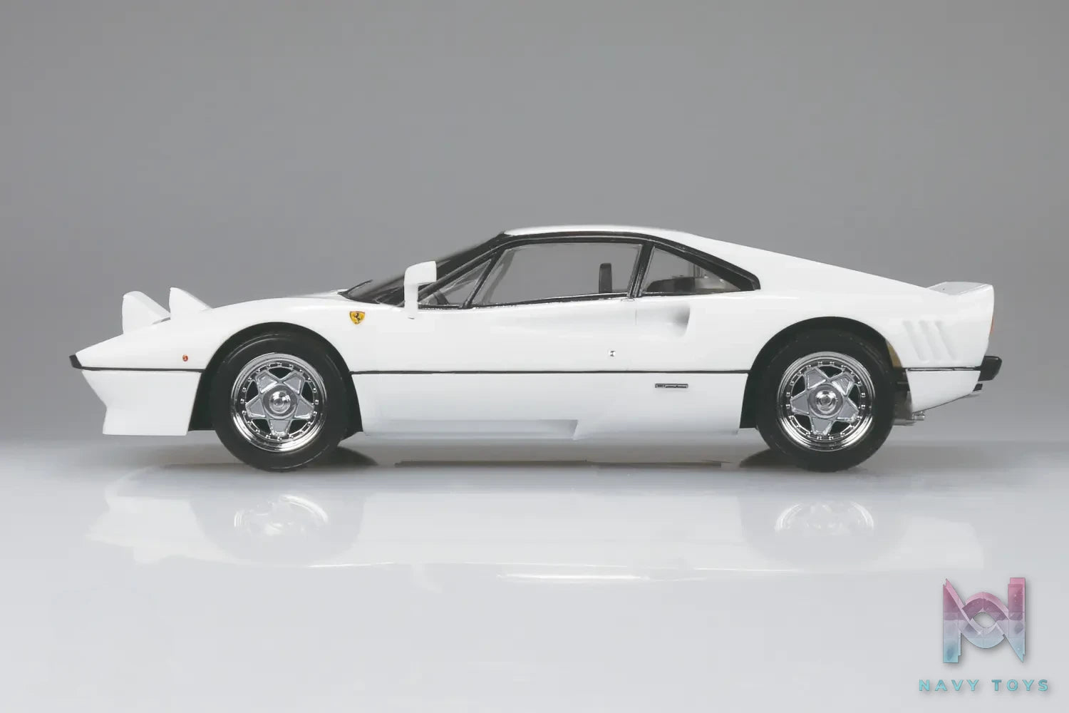 AOSHIMA – 1/32 FERRARI GTO (Licensed)