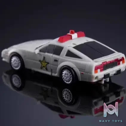 X-Transbots Studio – MX-30 Fuzz Streetwise Transformers