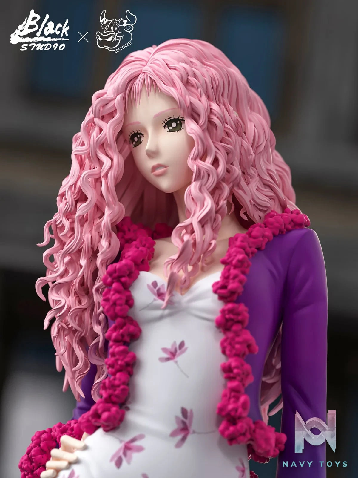 Layla Serizawa resin statue NIUZI Studio X BLACK Studio anime figure