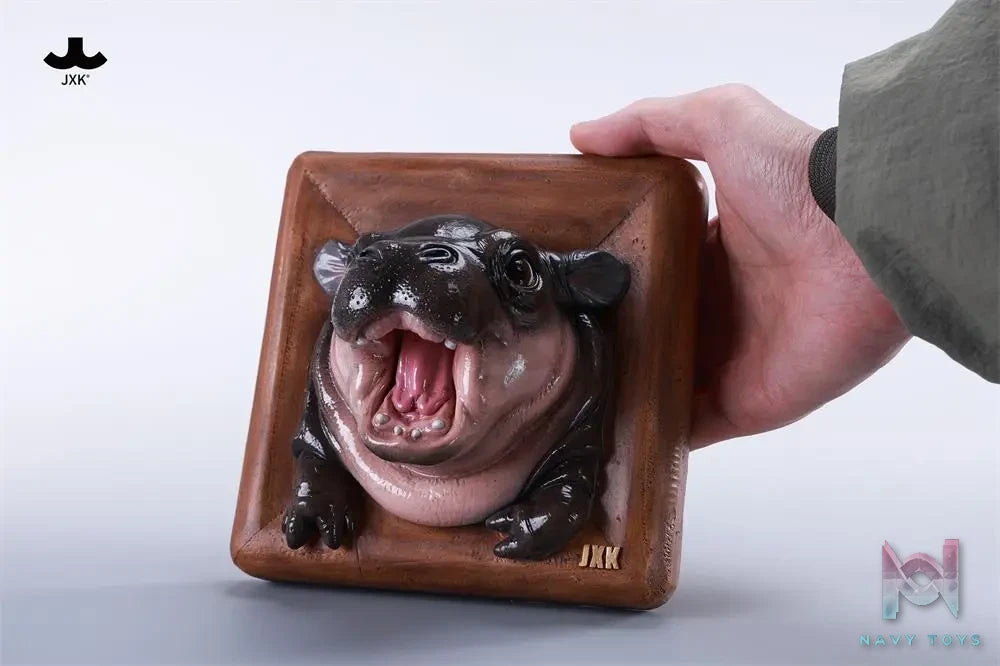 JXK – Original 1/6 Baby Hippo Photo Frame MooDeng (Licensed)