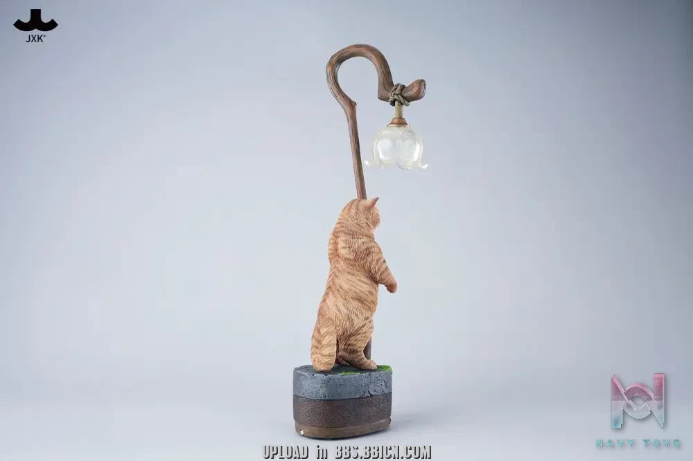 JXK – Lily of the Valley Reflecting a Cat JXK342 (Licensed)