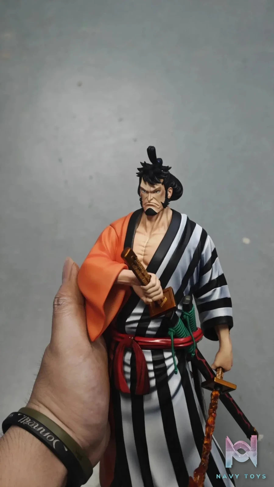 Ghost Studio X Long Hu Studio - Nine Red Scabbards 1 Kin'emon One Piece resin statue Navy Toys anime figure