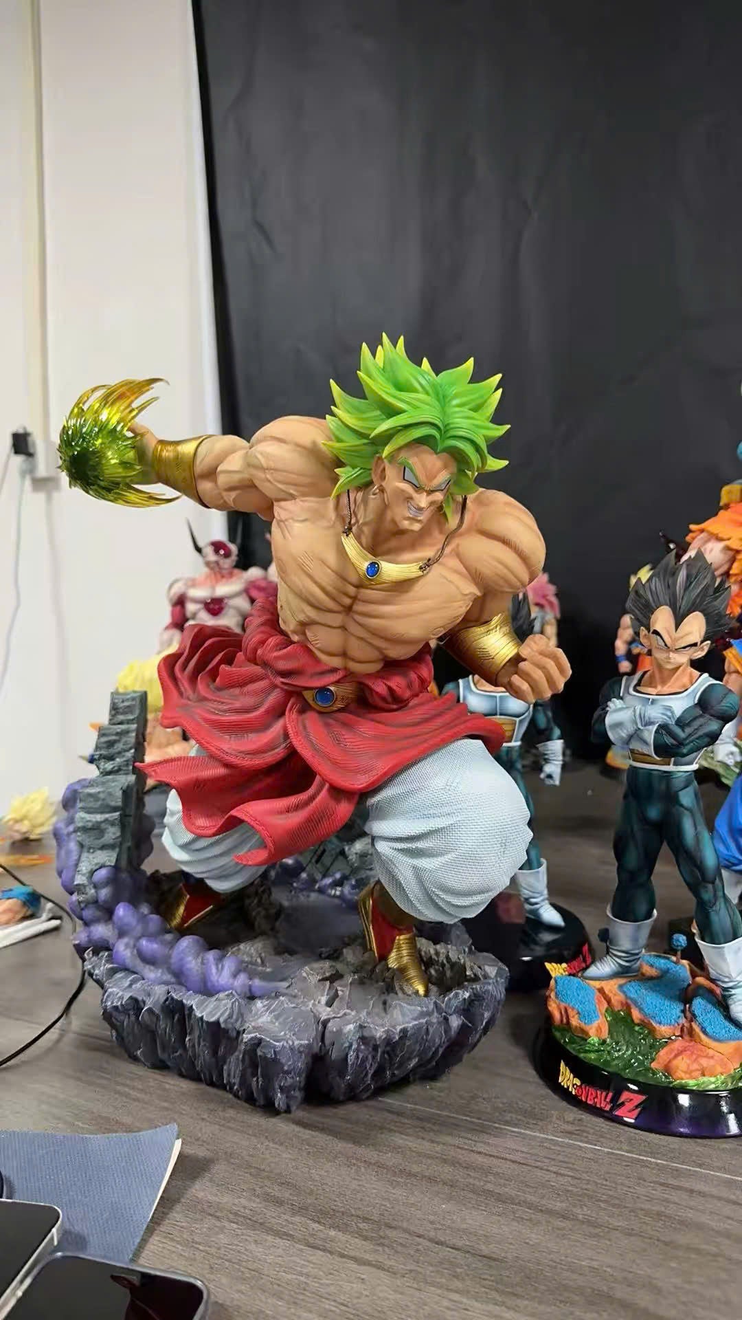 Broly Attack Resin Recast Statue - Dragon Ball - 49 Studio
