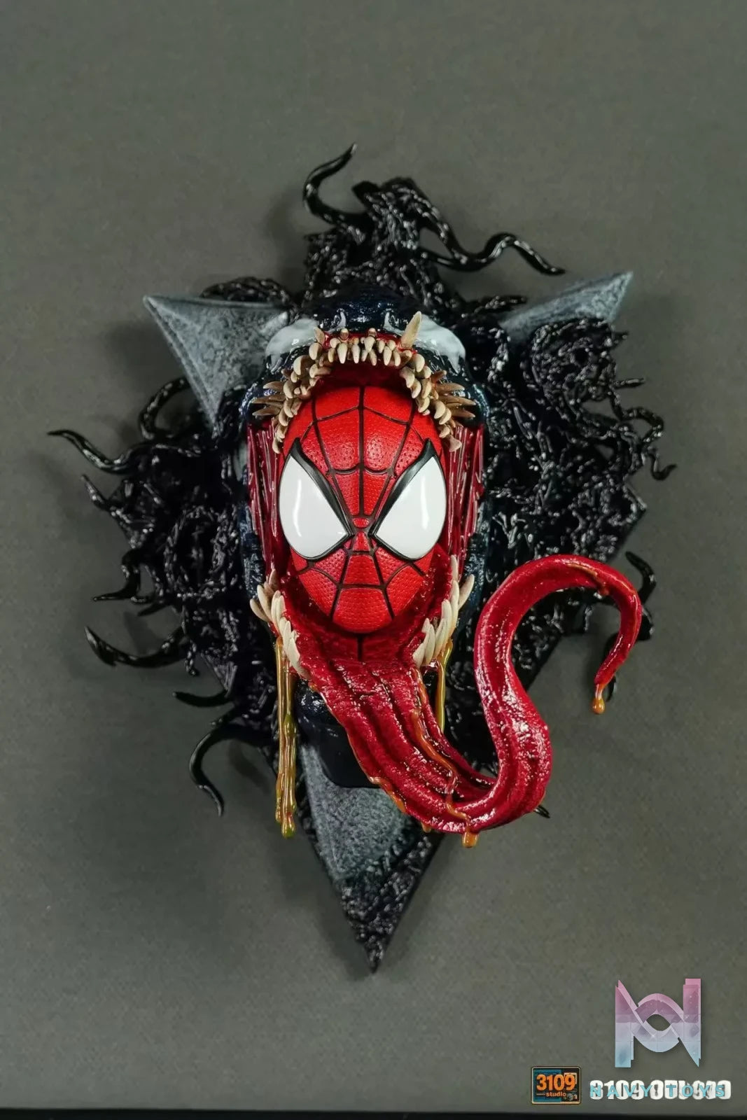 3109 Studio – Spider-Man Venom Wall-Mounted Dual Scale Spider-Man