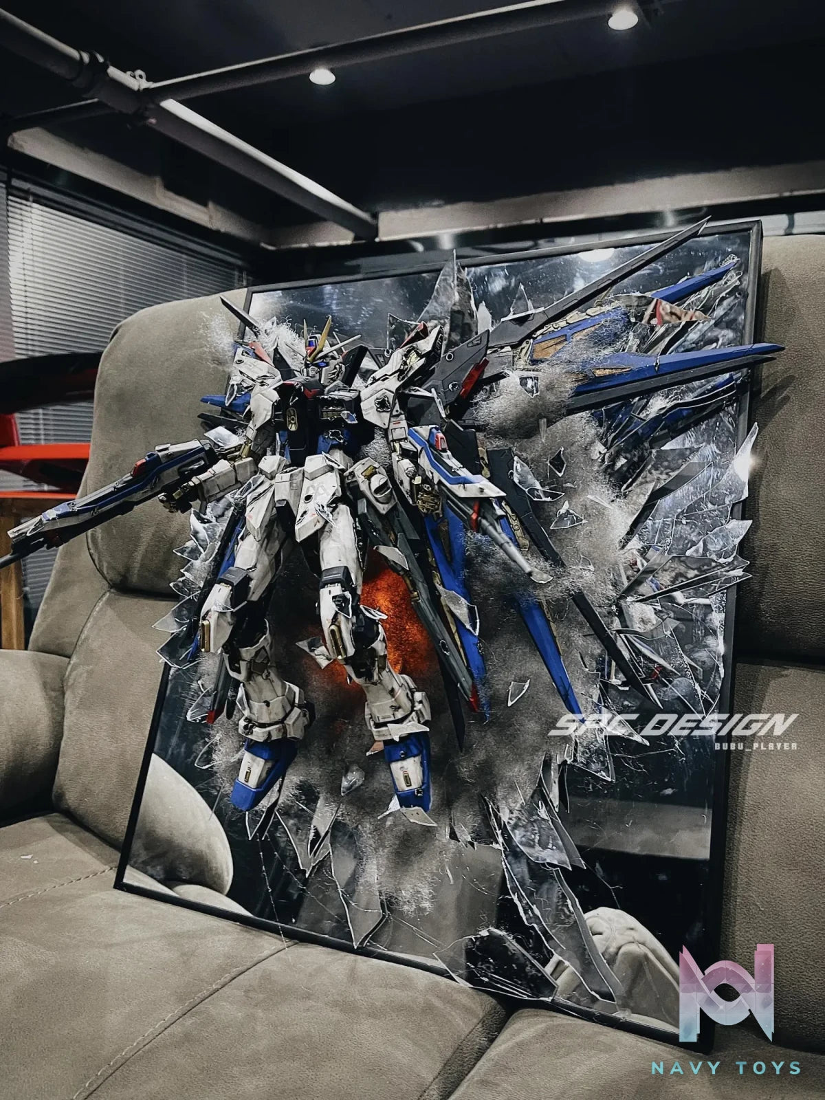 SPC DESIGN Studio – Gundam Series Broken Mirror Series Strike Freedom Gundam
