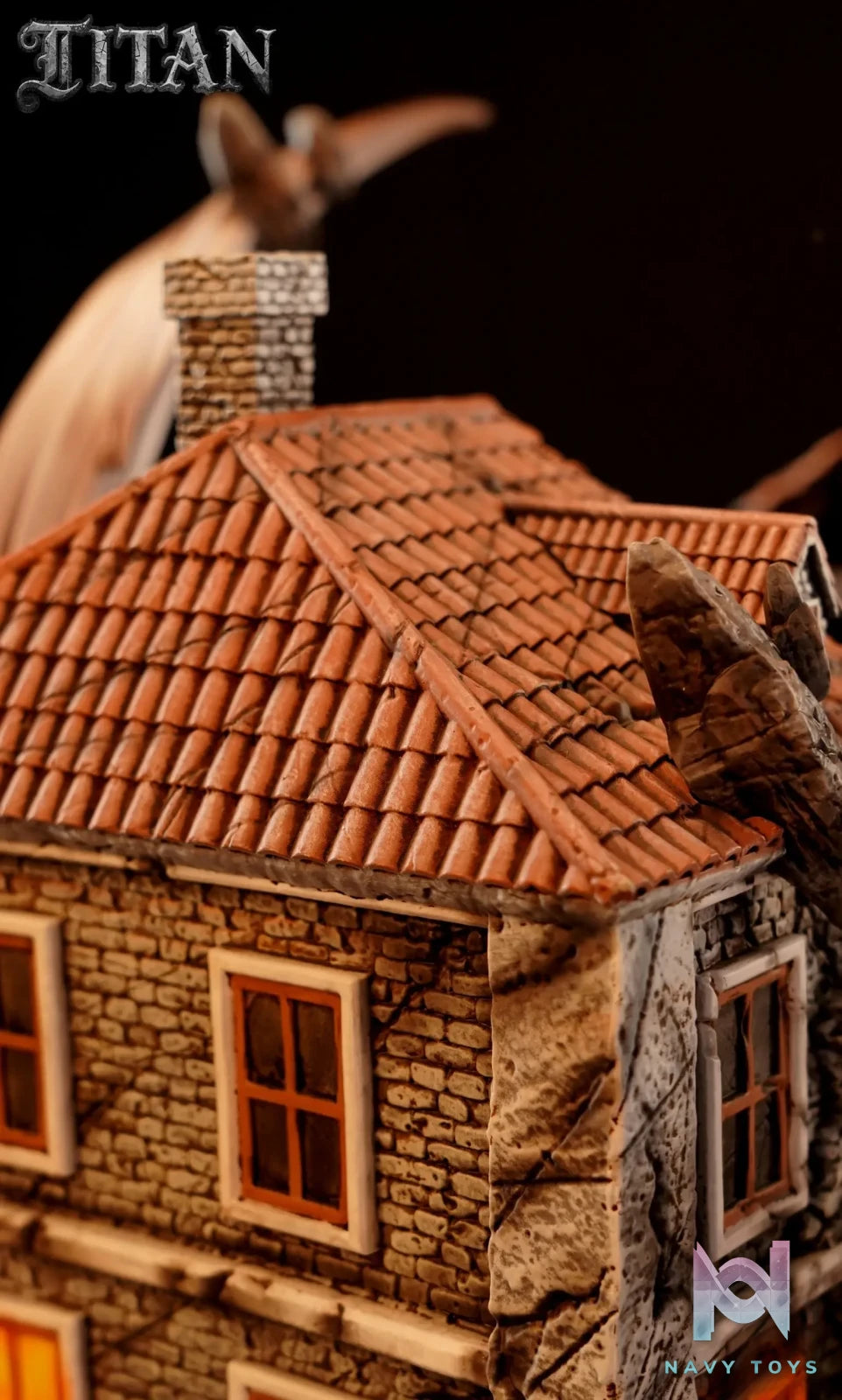 TITAN Studio – The Great Titan 01 War Hammer Titan VS. Attack Titan Attack on Titan