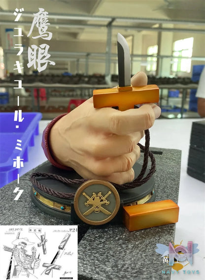 Wasp Studio – One Piece Dracule Mihawk Hand