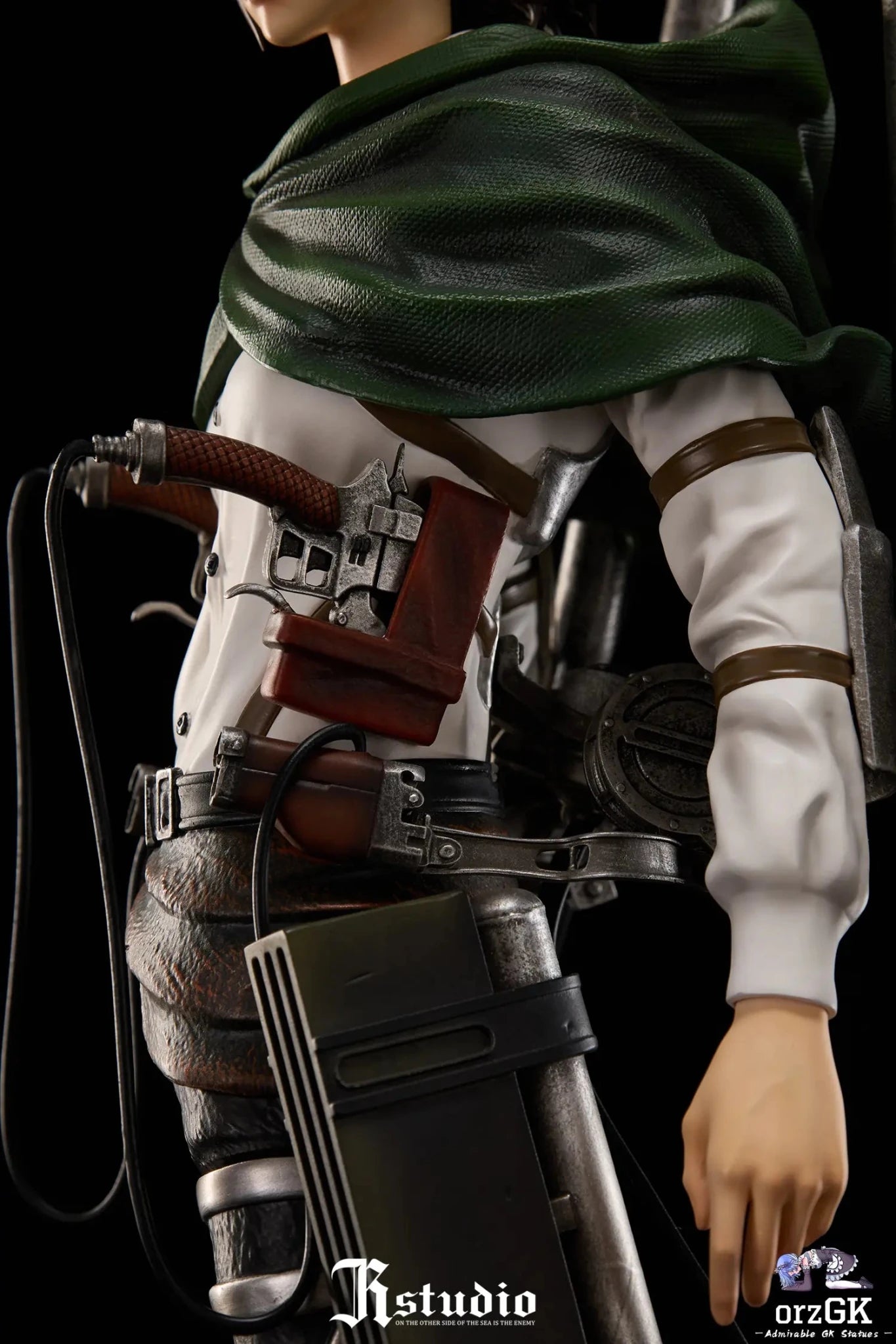 JR Studio - Attack on Titan Hange Zoe resin statue Navy Toys anime figure