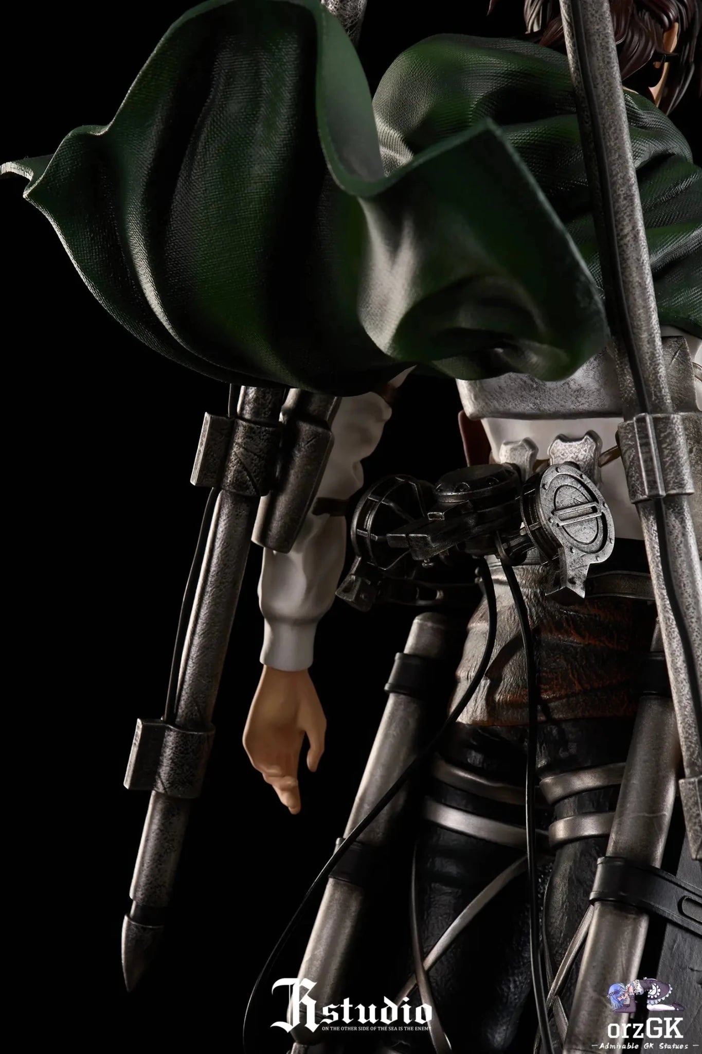 JR Studio - Attack on Titan Hange Zoe resin statue Navy Toys anime figure