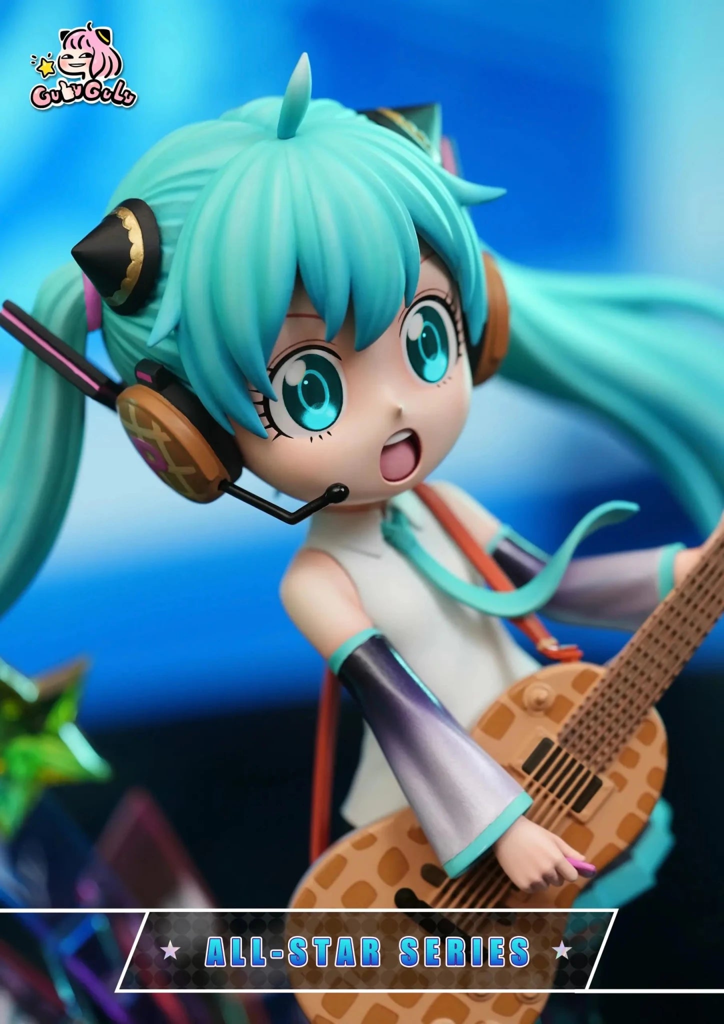 GULUGULU Studio - Spy x Family Anya Forger Cosplaying Hatsune Miku Guitar Girl resin statue Navy Toys anime figure