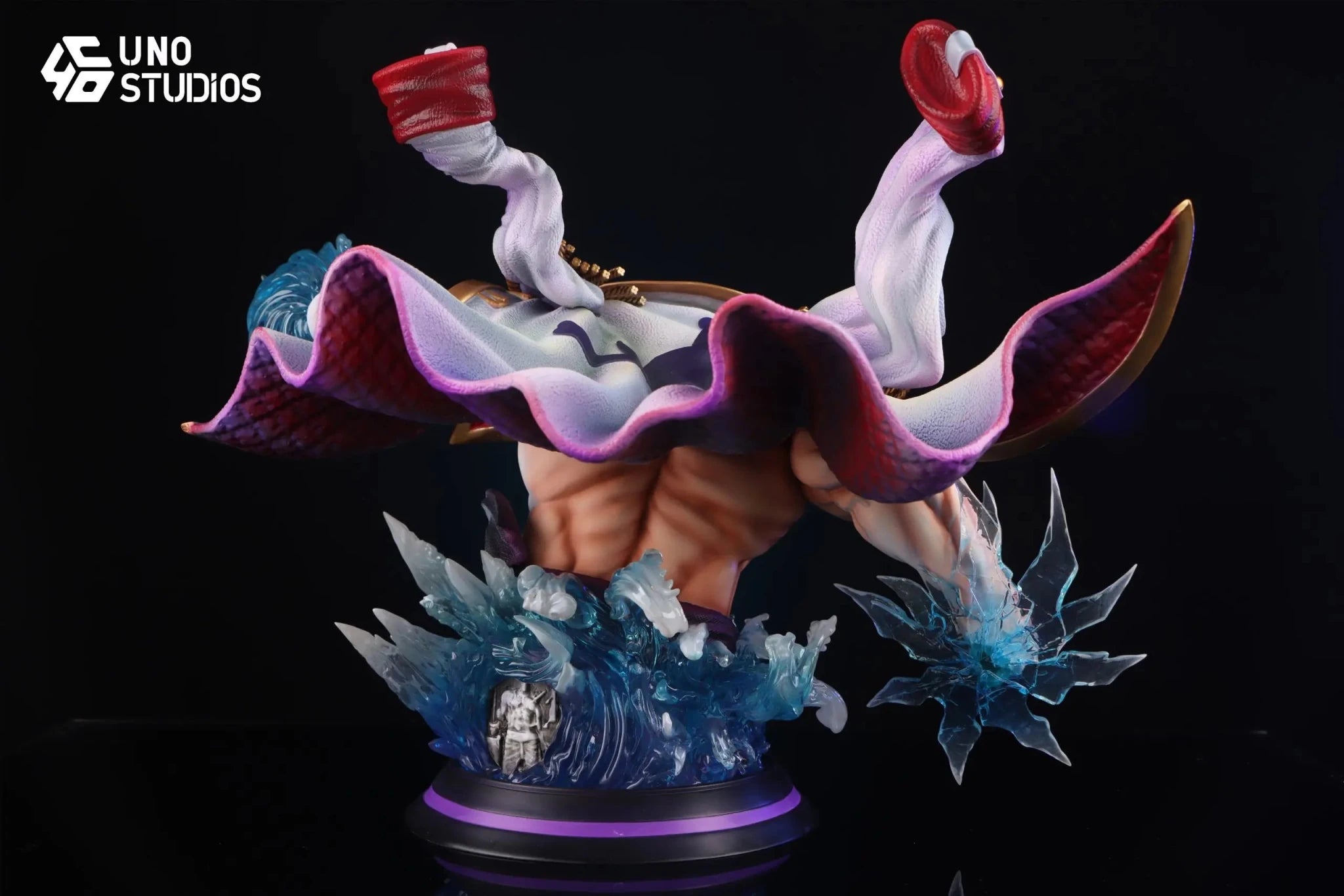 UNO Studio - One Piece Whitebeard Desk Figure Bust resin statue Navy Toys anime figure