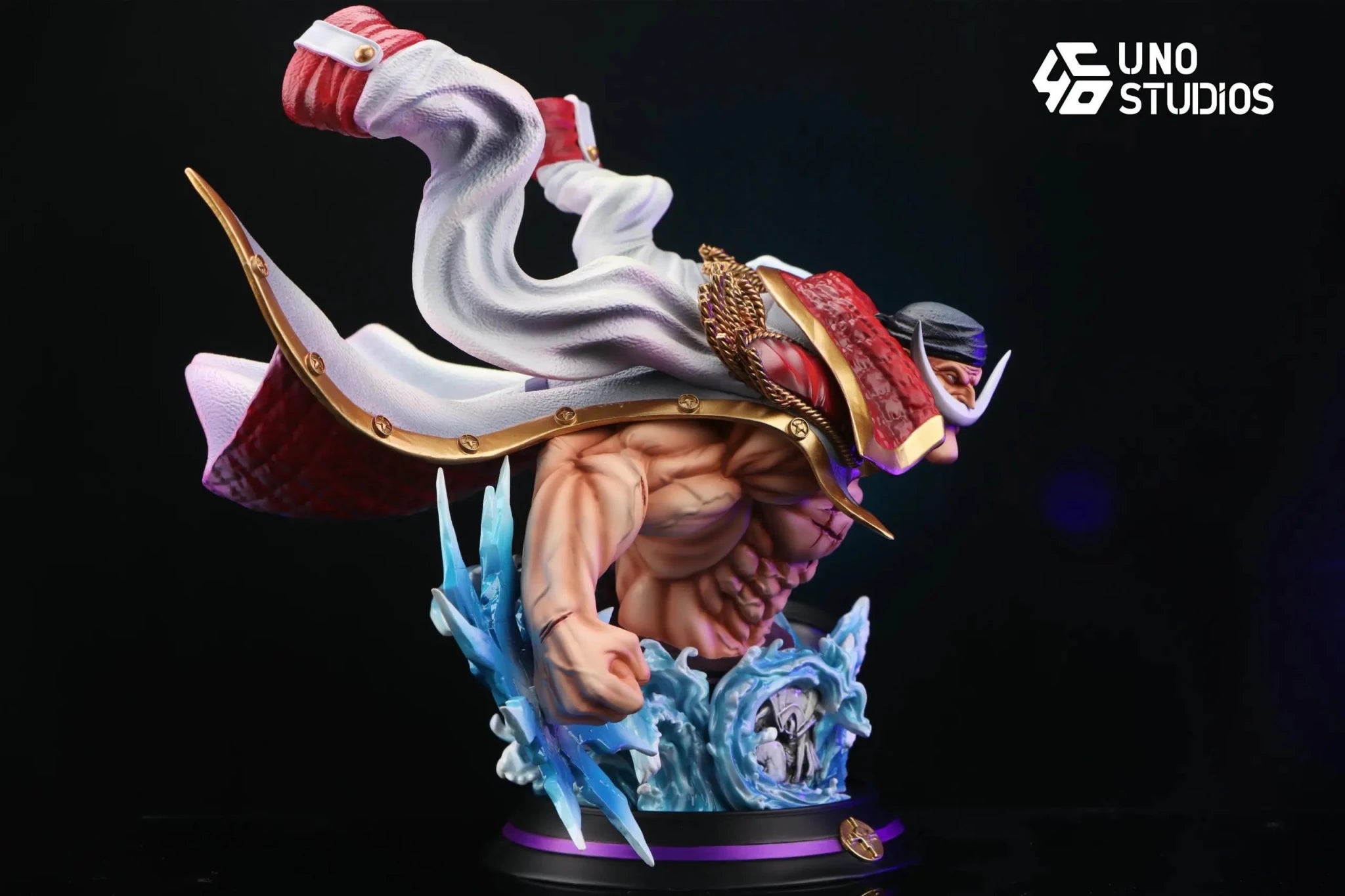 UNO Studio - One Piece Whitebeard Desk Figure Bust resin statue Navy Toys anime figure