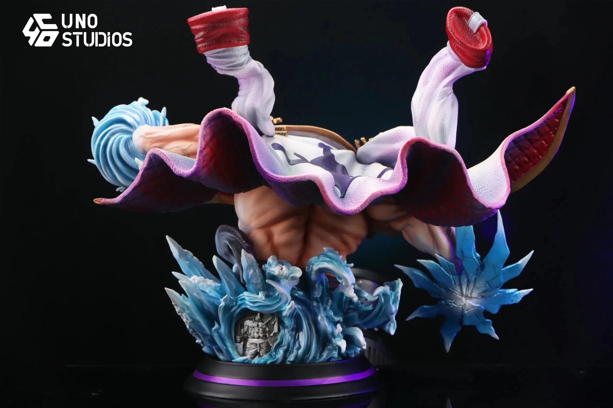 UNO Studio - One Piece Whitebeard Desk Figure Bust resin statue Navy Toys anime figure