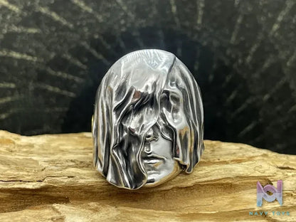 Shou Jiang Studio – Original Design Guardian Heart Ring Original