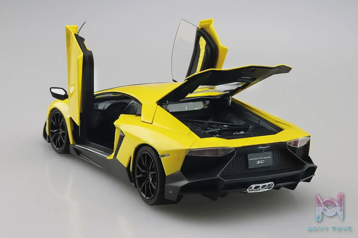 AOSHIMA – 1/24 Scale Car Model #22 (Licensed)