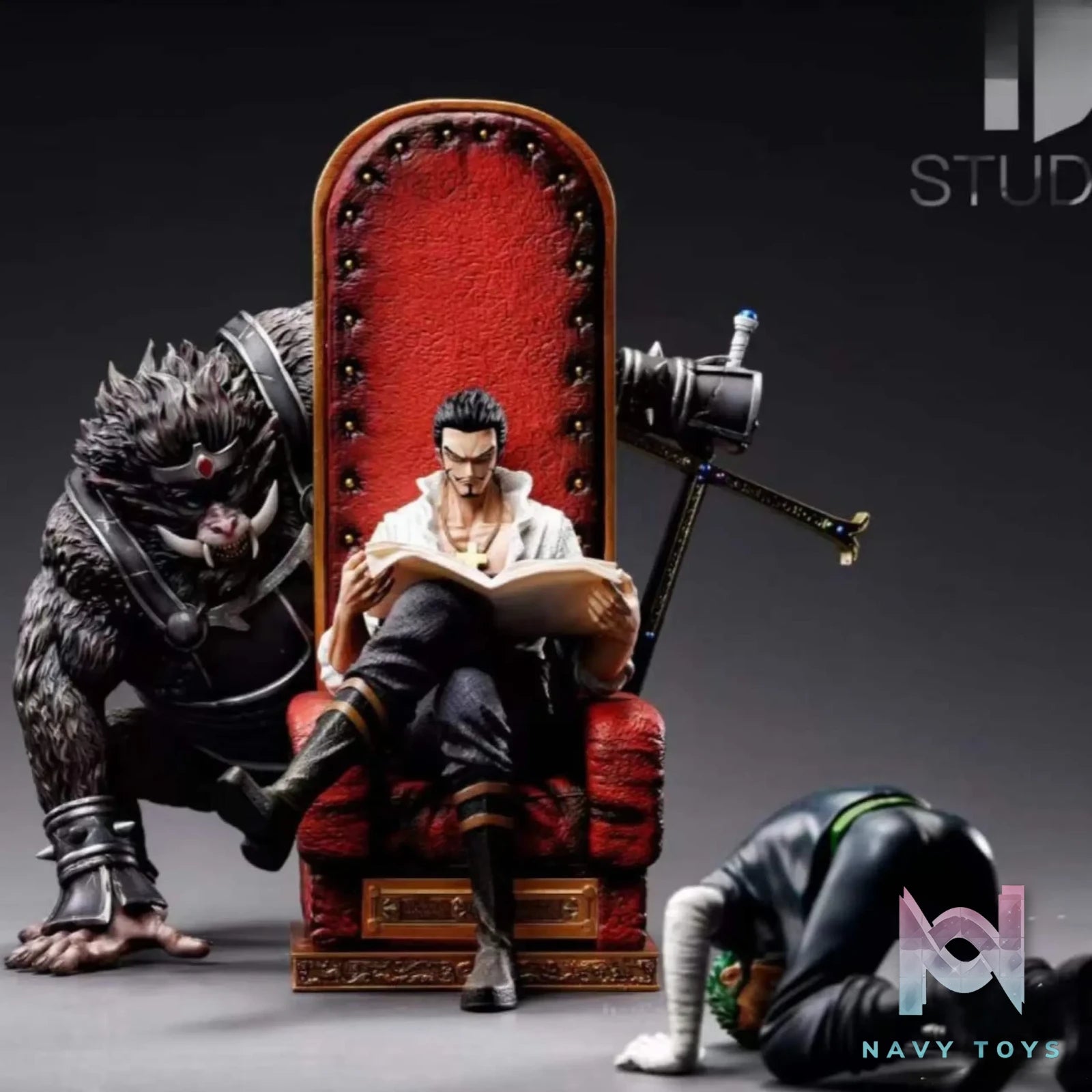 BT Studio – One Piece Oka Shichibukai #5 Seated Dracule Mihawk