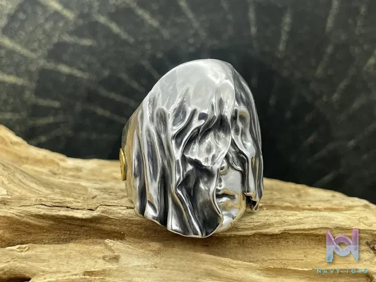 Shou Jiang Studio – Original Design Guardian Heart Ring Original