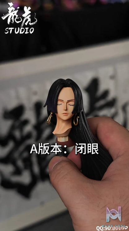 Long Hu Studio – One Piece Pop Sofa #1 Sitting Posture Boa Hancock