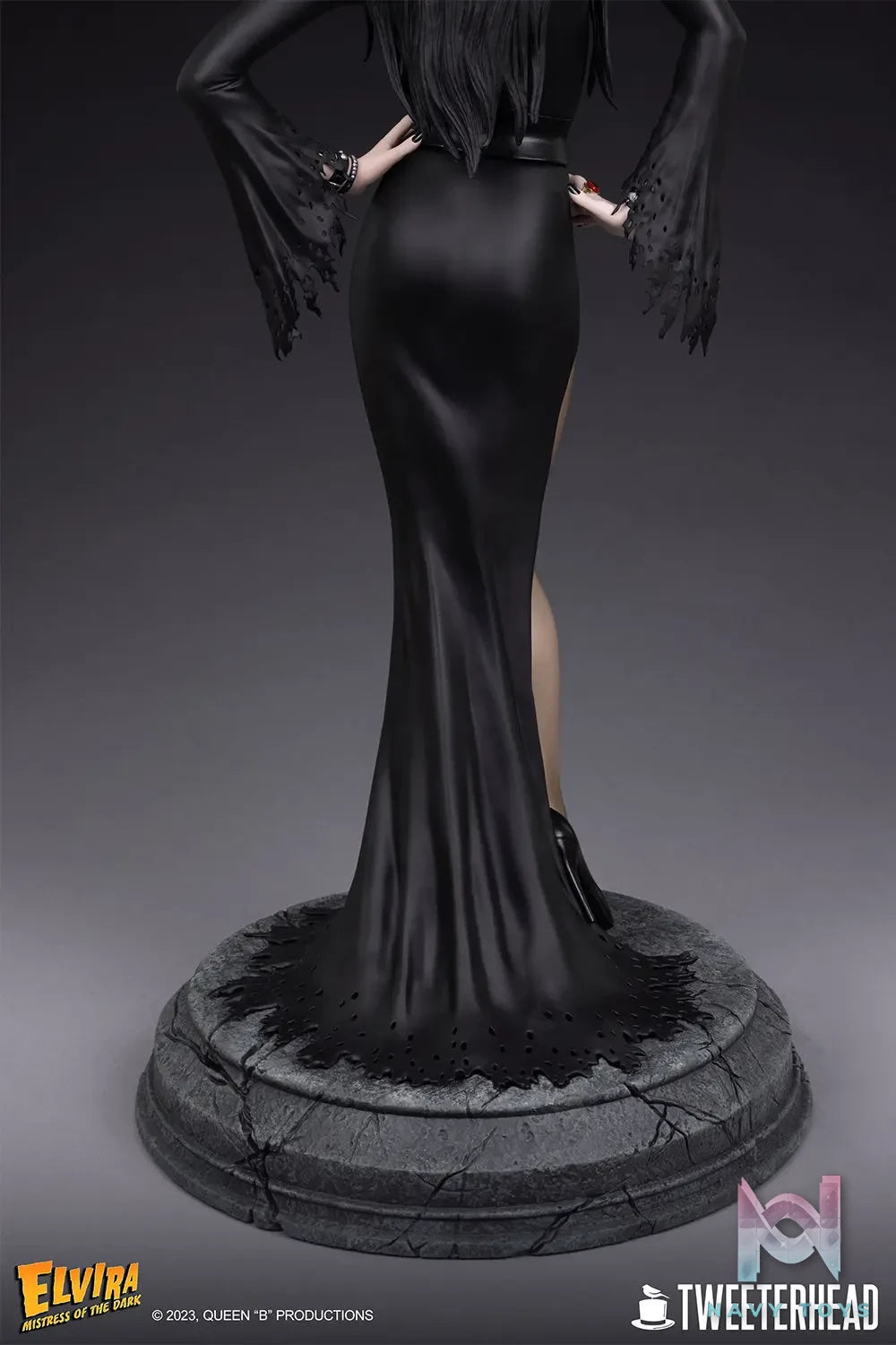 Sideshow Collectibles – Elvira: Mistress of the Dark 9127342 9127343 (Licensed)