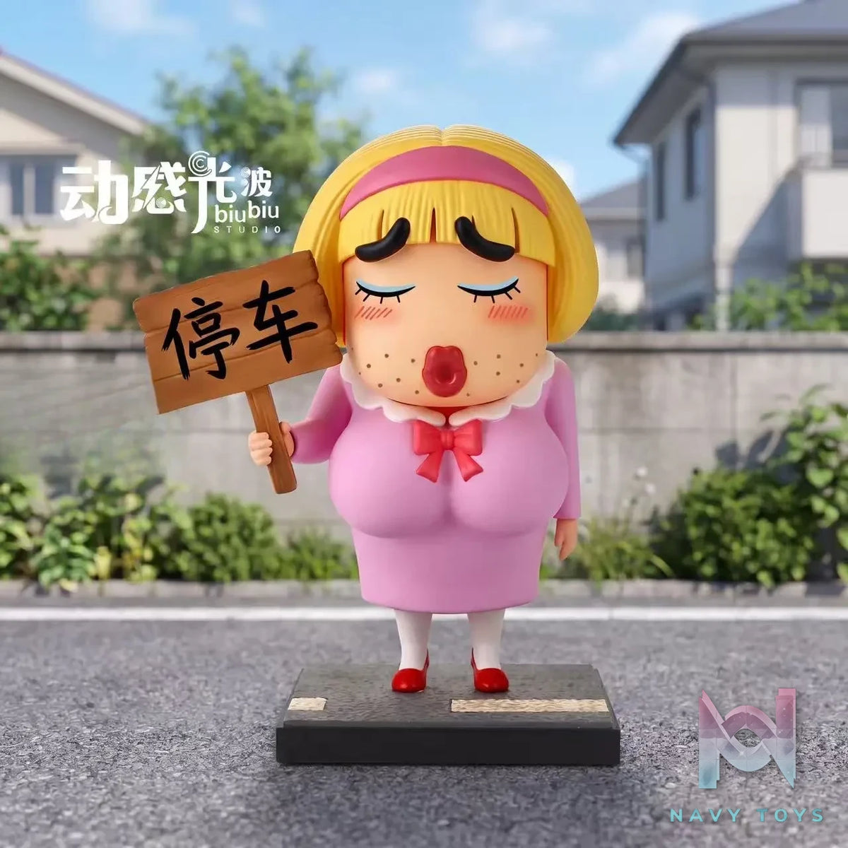 Biubiu Studio – Crossdress Shin-chan Hitchhiking Crayon Shin-chan