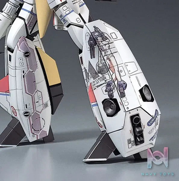 Hasegawa – The Super Dimension Fortress Macross 1/72 VF-1S Strike Valkyrie “Minmay Guard” Plastic Model (Licensed)