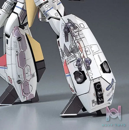 Hasegawa – The Super Dimension Fortress Macross 1/72 VF-1S Strike Valkyrie “Minmay Guard” Plastic Model (Licensed)