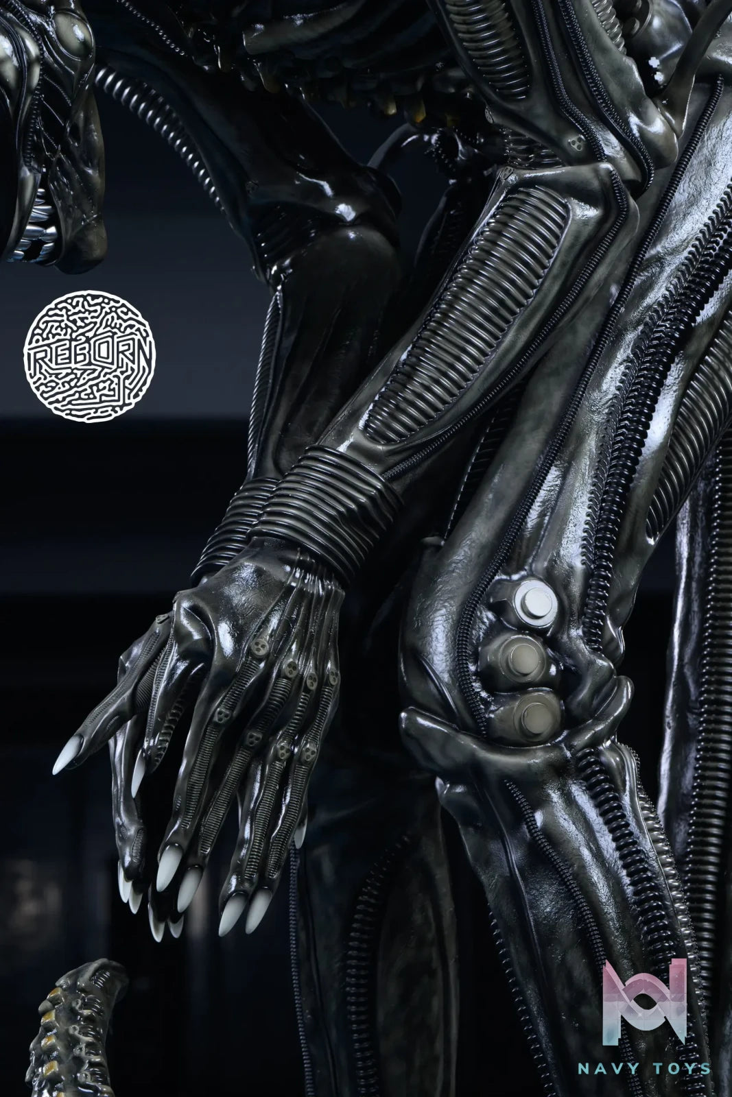 Reborn Studio – Alien Bowing Alien