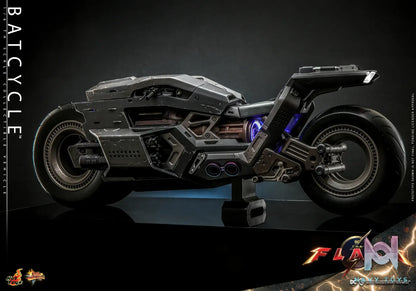 Hottoys – The Flash – Batman and Batcycle – 1/6th Scale MMS703 MMS704 MMS705 (Licensed)