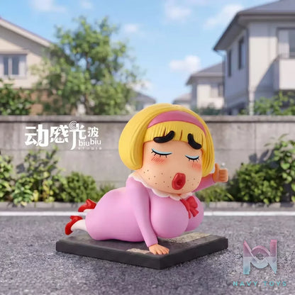 Biubiu Studio – Crossdress Shin-chan Hitchhiking Crayon Shin-chan