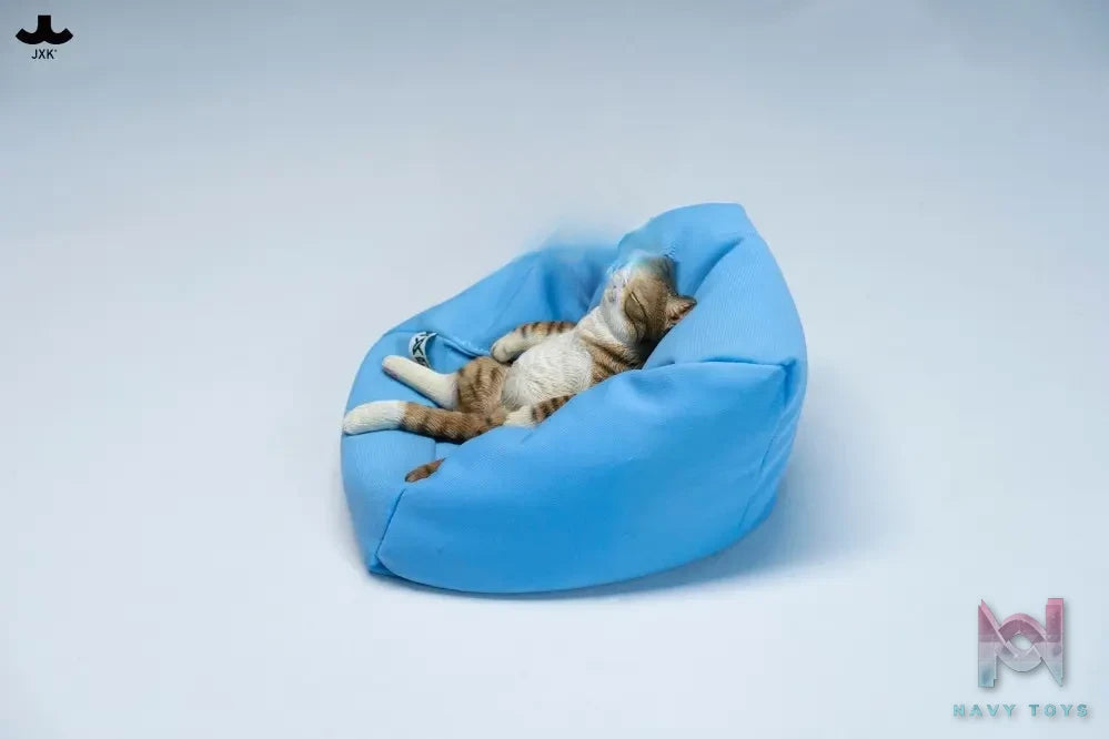 JXK – Lazy Cat on the Sofa JXK336 (Licensed)