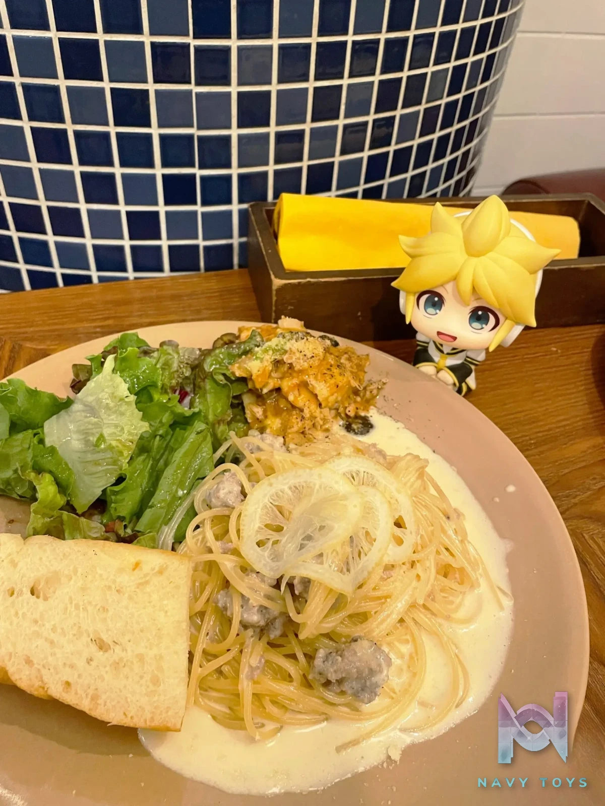 MegaHouse – LookUp Kagamine Rin x Kagamine Len Figure (Licensed)