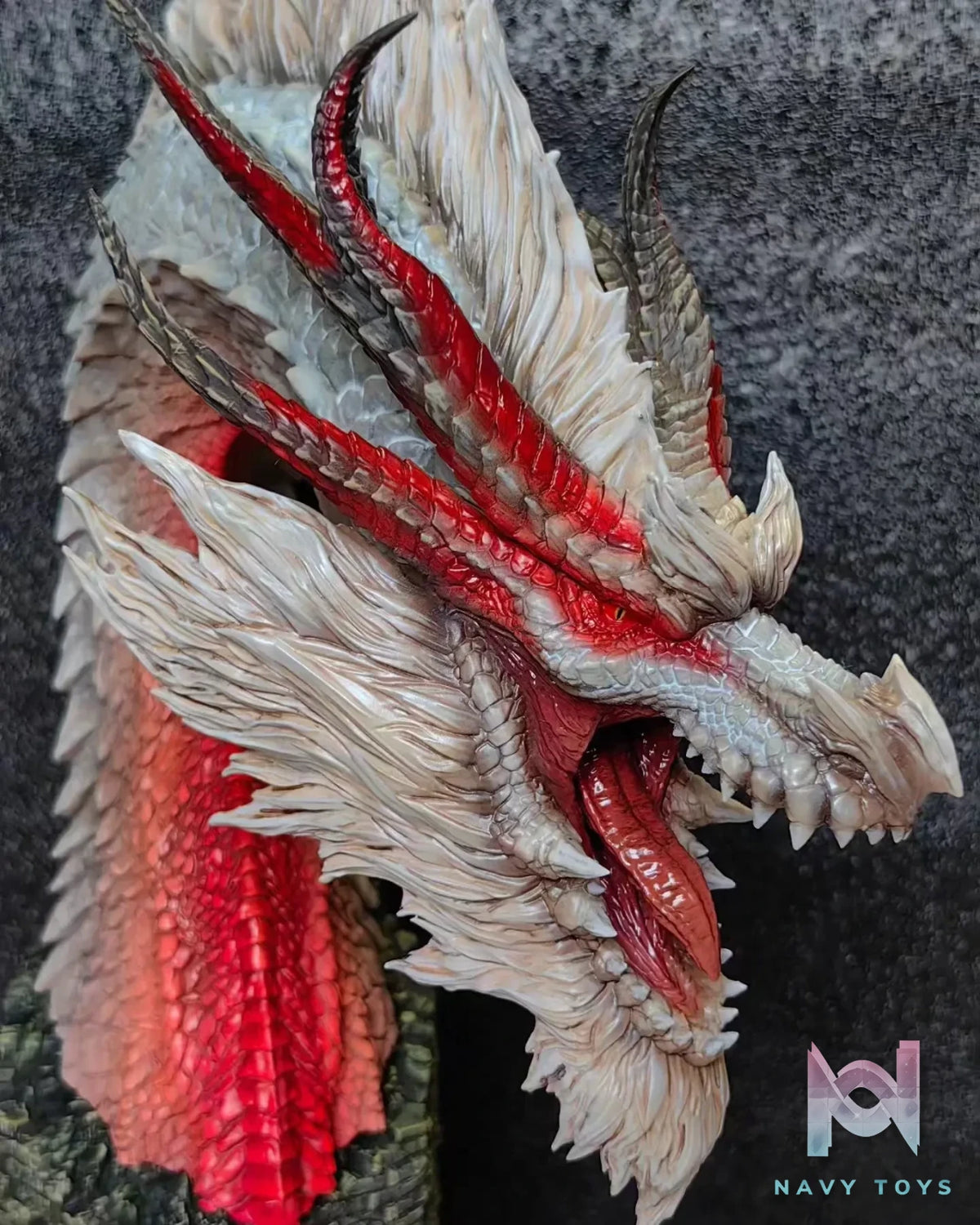 Dragon Frontier Studio – Monster Hunter White Fatalis Head Sculpture