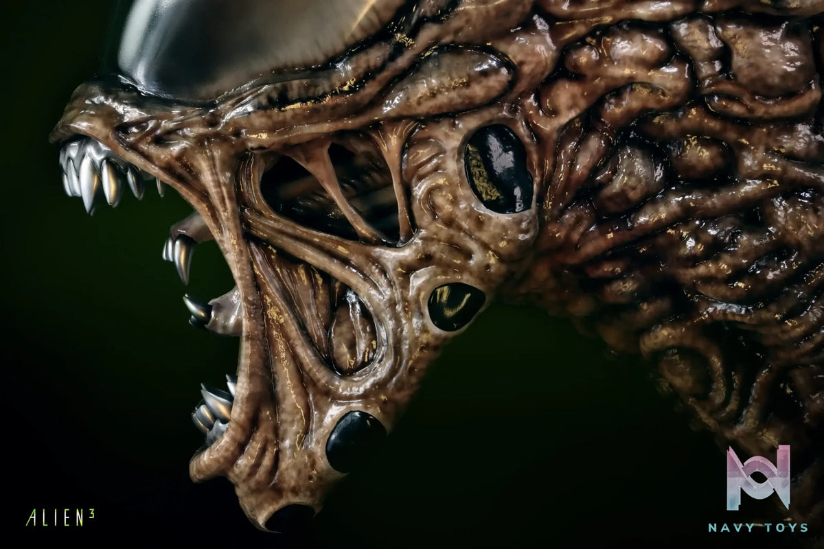 Deep Tale Studio – Life-Size Dog Alien Bust Alien