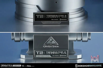Sideshow Collectibles – Terminator T-800 Endoskeleton Arm and Brain Chip (Licensed)