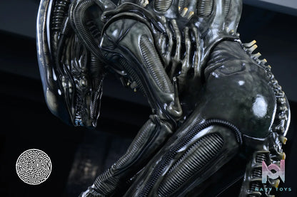 Reborn Studio – Alien Bowing Alien
