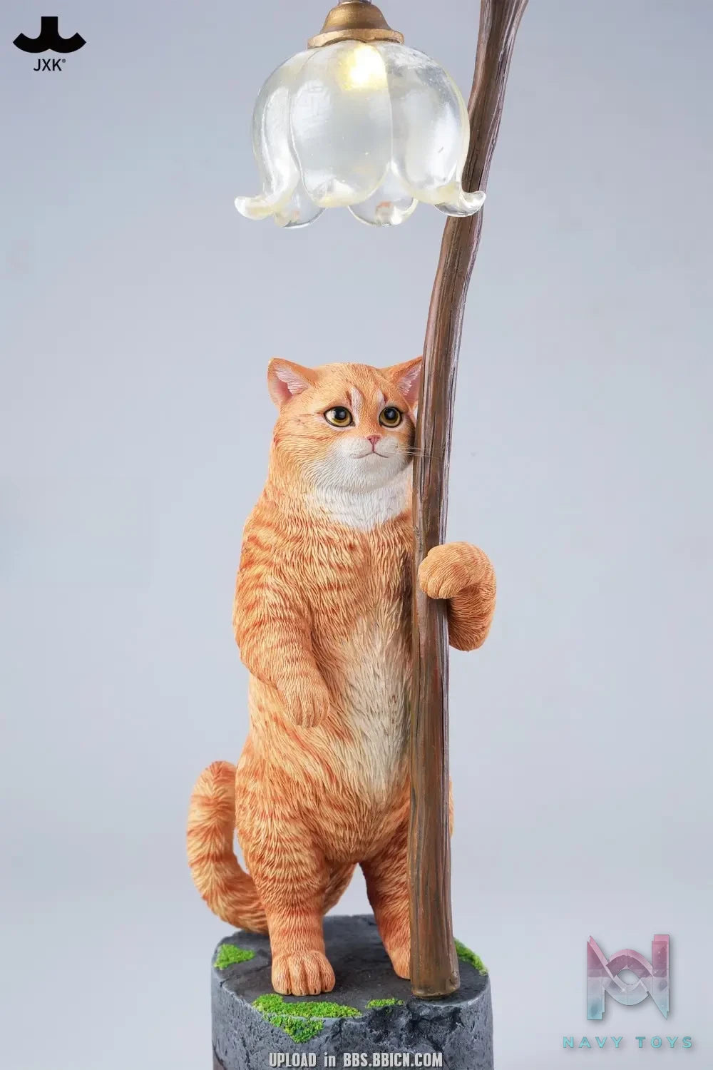 JXK – Lily of the Valley Reflecting a Cat JXK342 (Licensed)