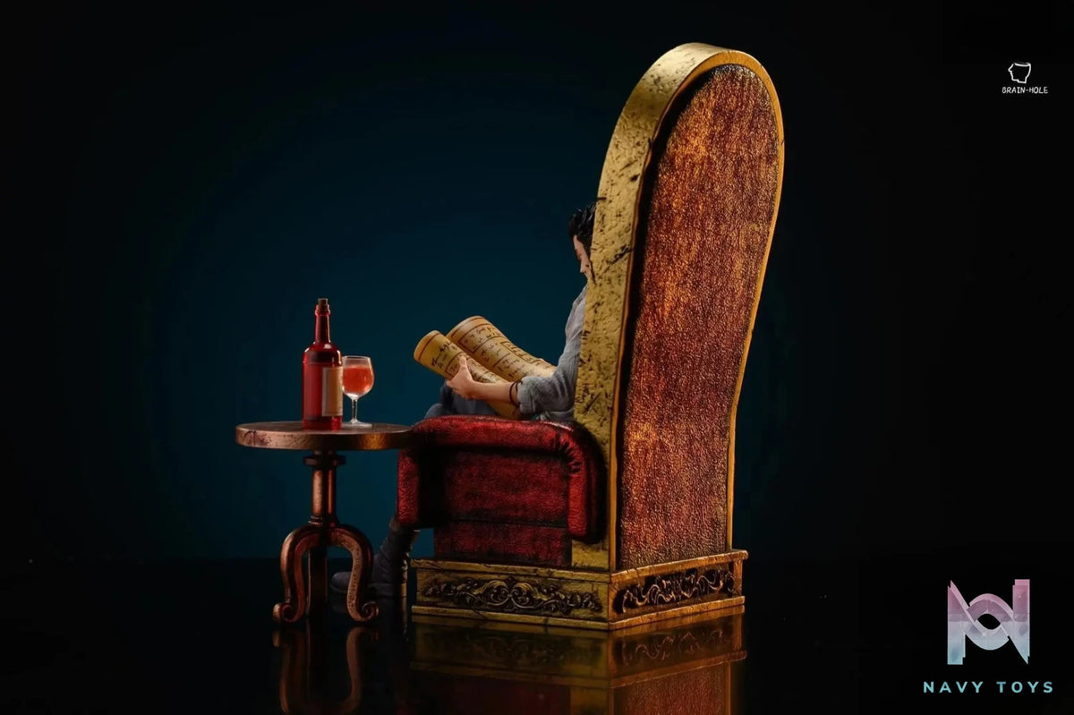 Brain-Hole Studio – One Piece Seated Dracule Mihawk