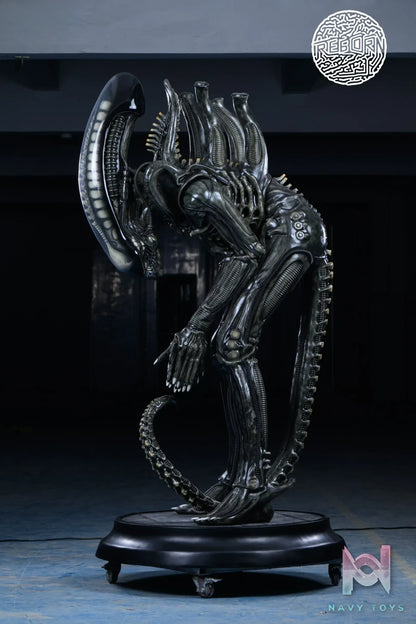 Reborn Studio – Alien Bowing Alien