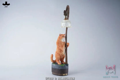 JXK – Lily of the Valley Reflecting a Cat JXK342 (Licensed)