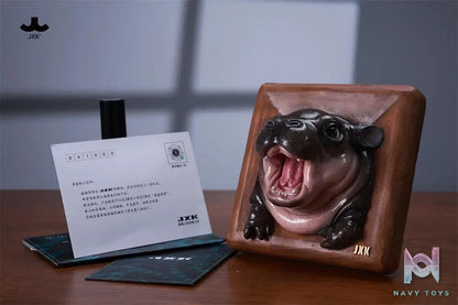 JXK – Original 1/6 Baby Hippo Photo Frame MooDeng (Licensed)