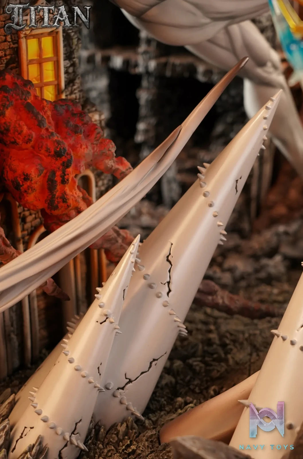 TITAN Studio – The Great Titan 01 War Hammer Titan VS. Attack Titan Attack on Titan