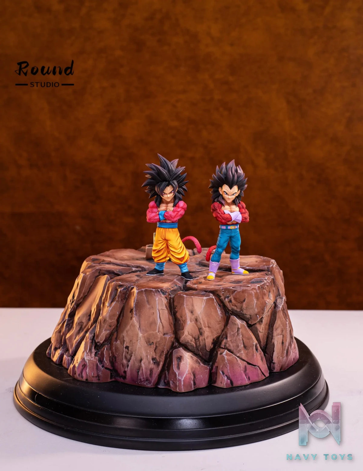 Round Studio – Dragon Ball GT Super Saiyan 4 Goku & Super Saiyan 4 Vegeta