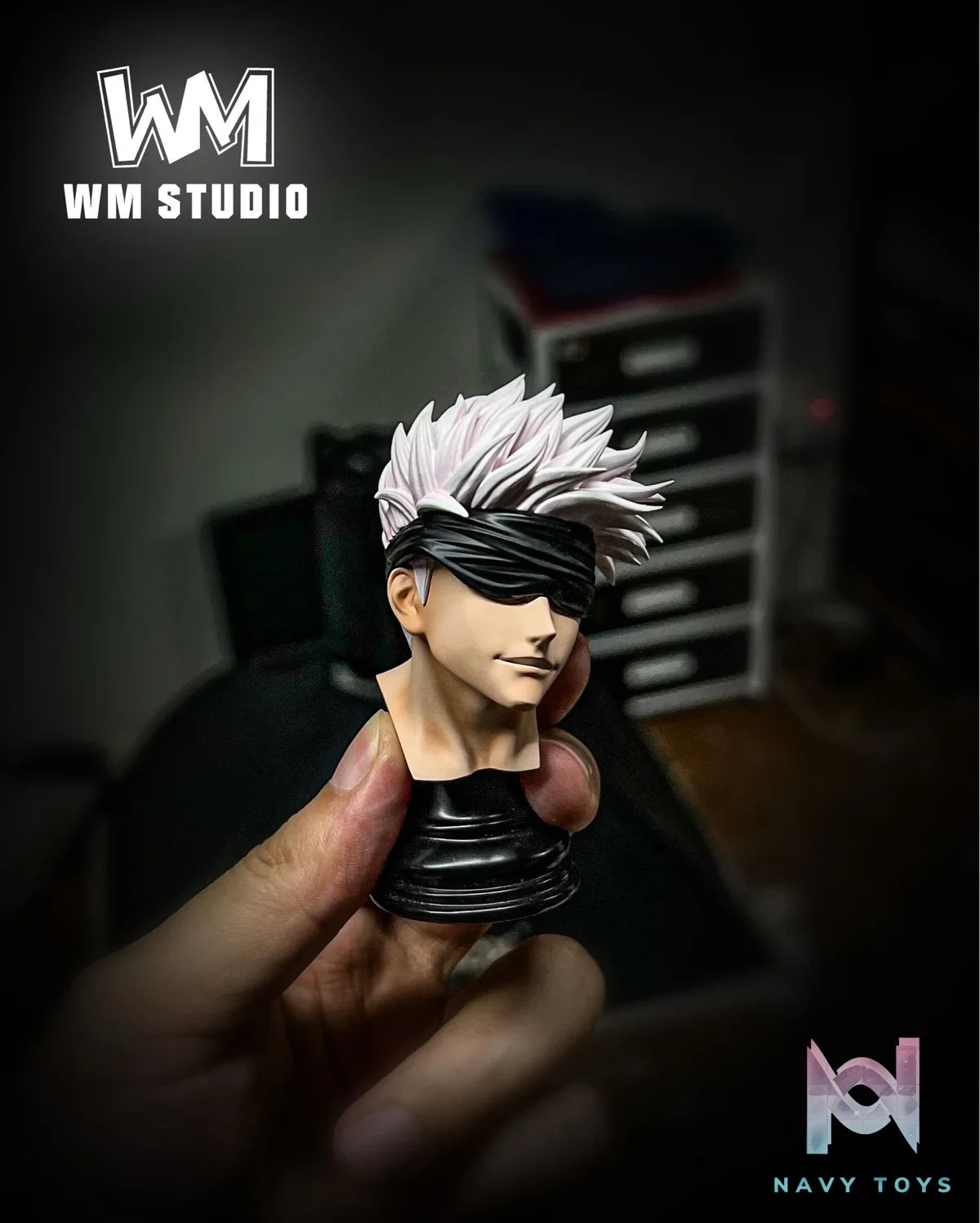 Squatting Gojo Sensei - Jujutsu Kaisen - WM Studio resin statue WM Studio anime figure